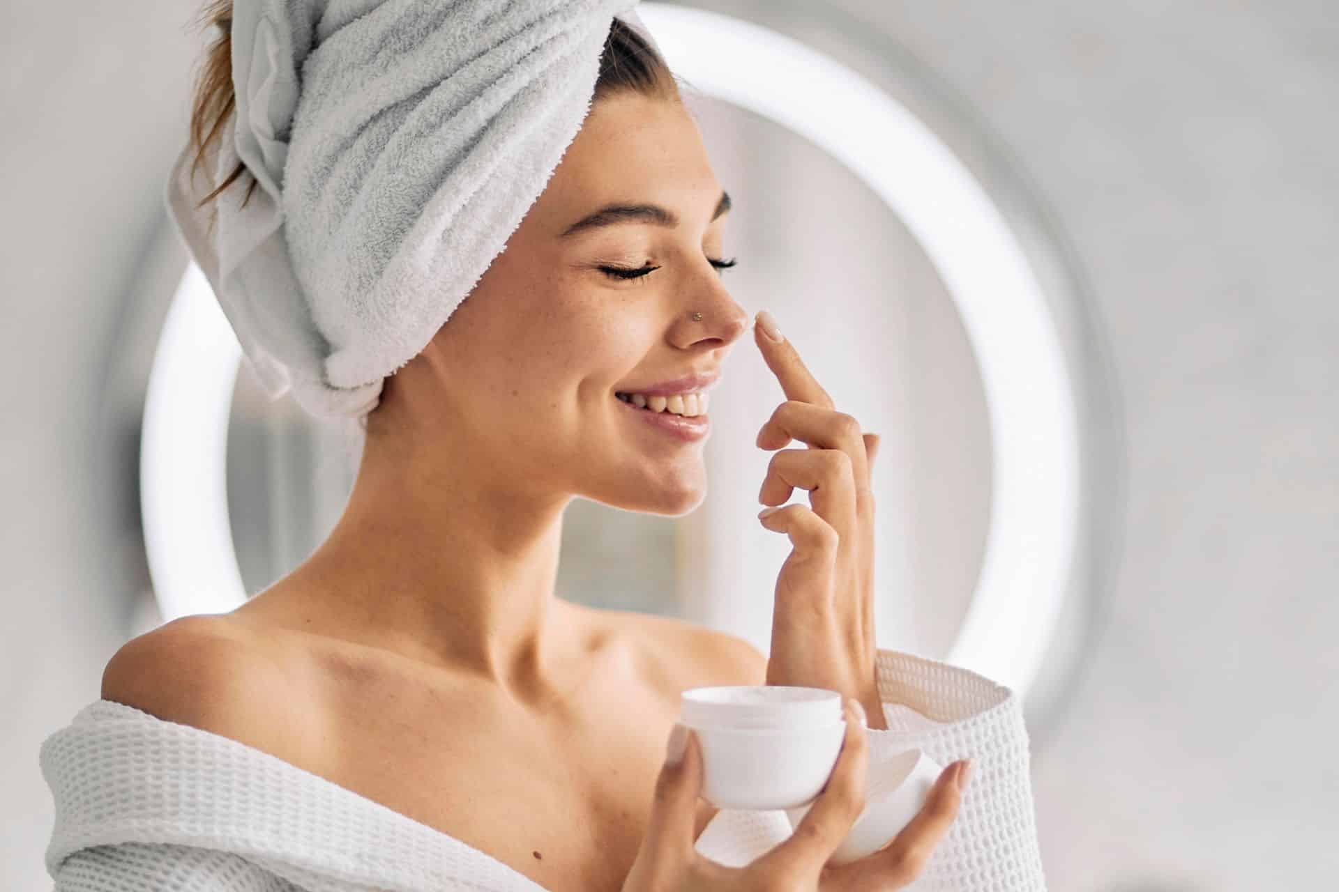 Entre os nomes presentes na Semana da Beleza estão AmoBeleza, Océane, MAC, Clinique, Estée Lauder, Gama Italy e Evas Perfumaria