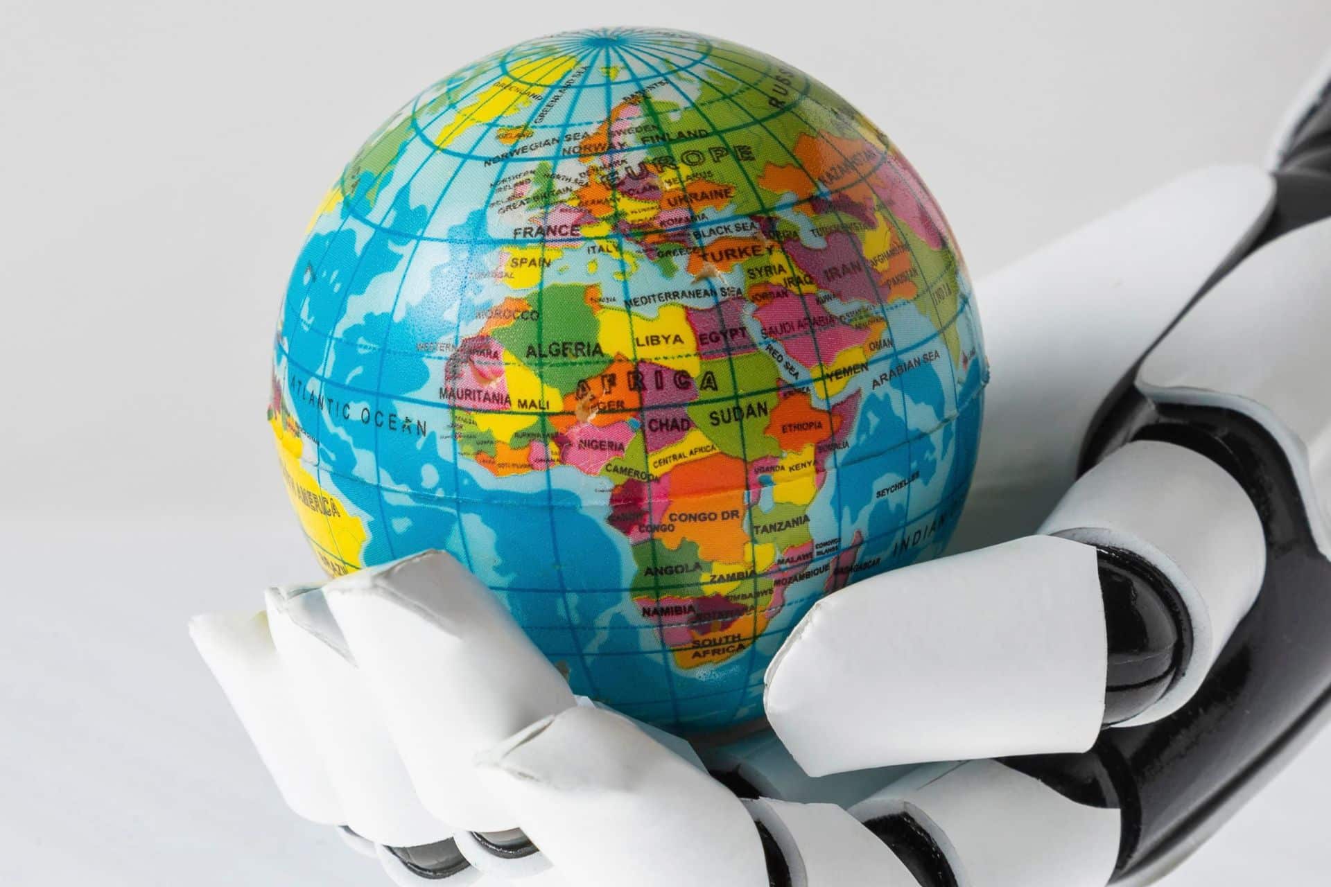 A divergência ficou evidente nos debates recentes sobre a possibilidade de estabelecer limites ou mecanismos internacionais para sistemas de inteligência artificial mais avançadosA divergência ficou evidente nos debates recentes sobre a possibilidade de estabelecer limites ou mecanismos internacionais para sistemas de inteligência artificial mais avançados