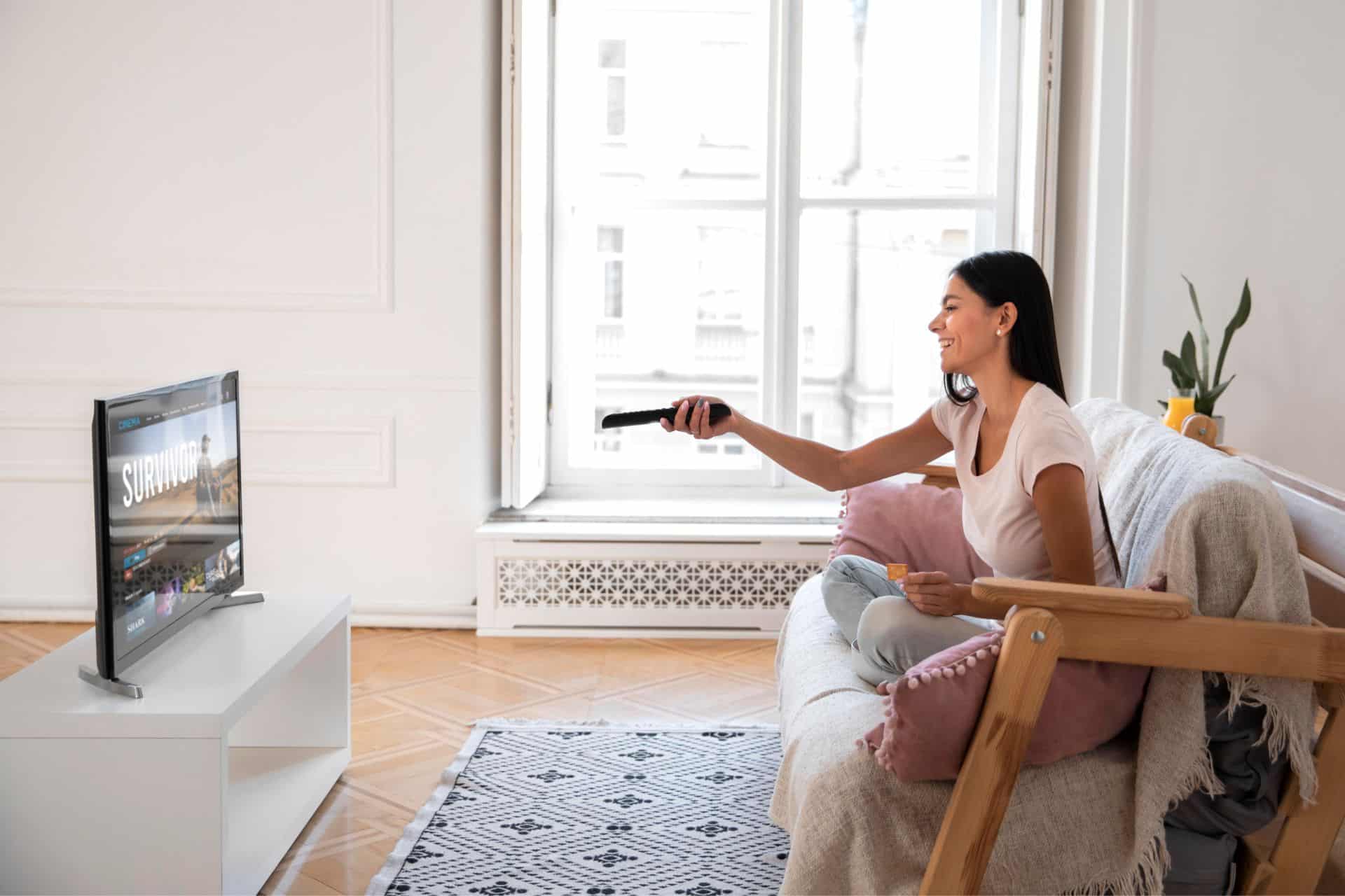 Se o streaming nasceu para enterrar a TV por assinatura, por que aceitamos, sem questionar, uma versão ainda mais cara e fragmentada dela